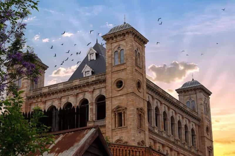 Billet Antanavario : visite privée personnalisée avec un guide de la région