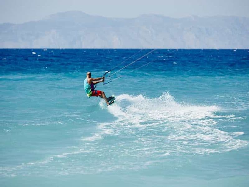Billet Rhodes : Cours de kitesurf pour débutants - Leçon en groupe