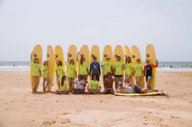 Billet Taghazout : Cours de surf pour débutants avec session et déjeuner gratuits