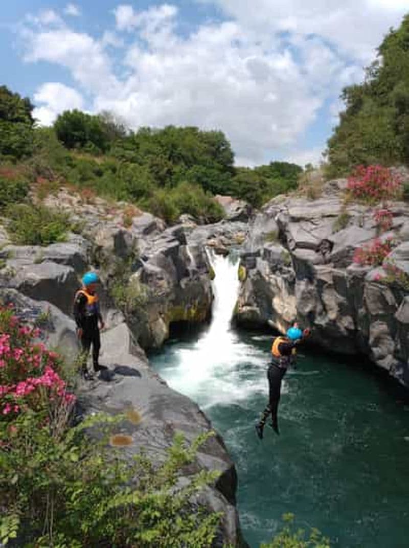 Billet Motta Camastra : Alcantara River Jump and Canyoning Adventure (saut dans la rivière Alcantara et aventure dans le canyon)