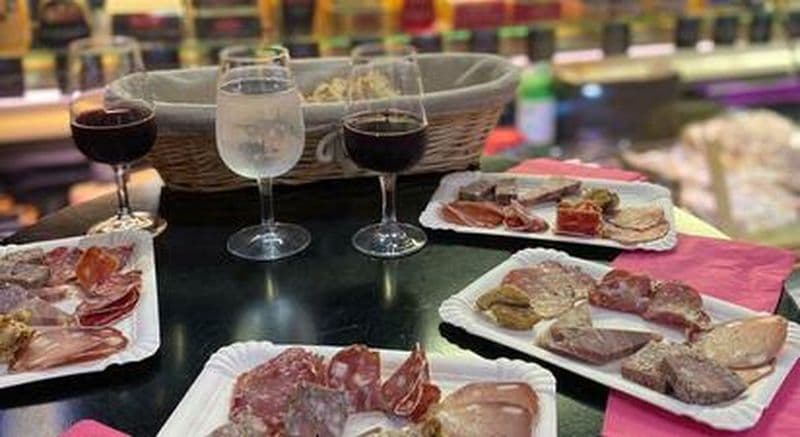 Billet Food tour et dégustation au cœur des Halles de Lyon Paul Bocuse