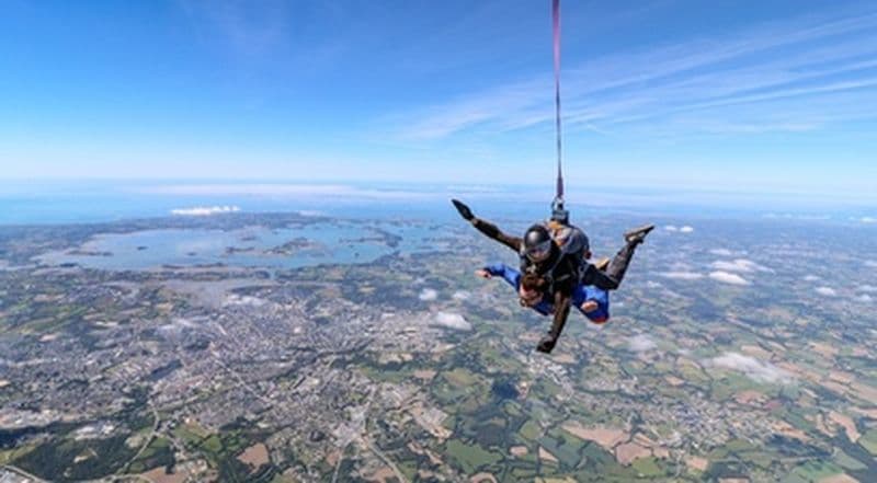 Billet Saut en parachute à Vannes face à Belle-Île-en-Mer