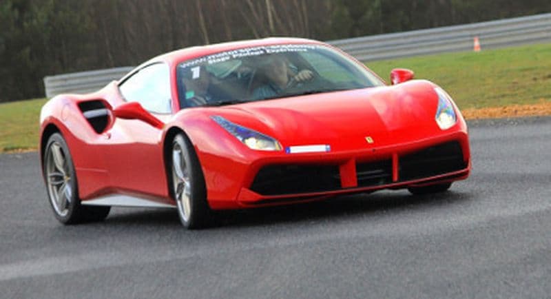 Billet Stage de Pilotage en Ferrari 488 GTB - Circuit de Fay de Bretagne