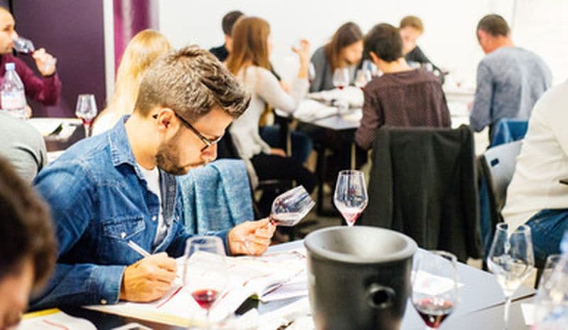 Billet Dégustation de vins et atelier œnologique à Grenoble