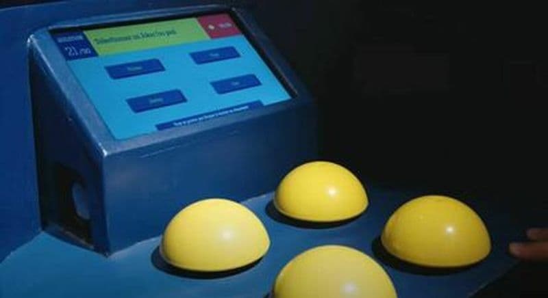 Billet Participation à un blindtest immersif dans un décor de plateau TV à Bordeaux