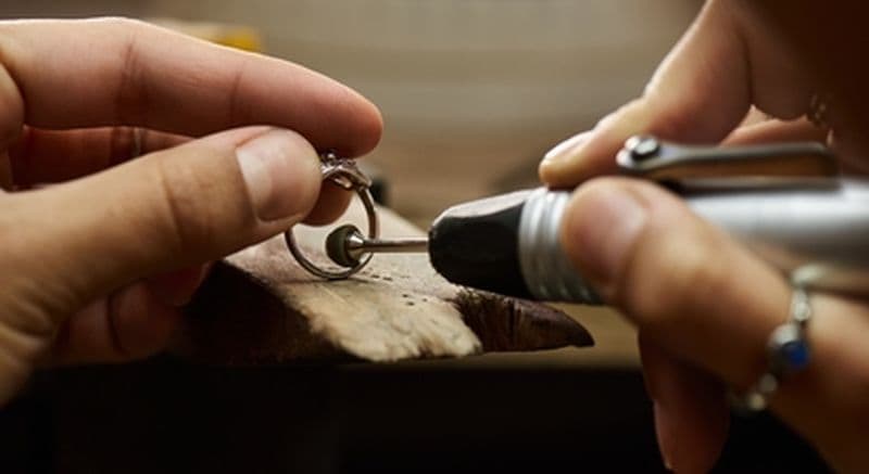 Billet Atelier de création d'un bijou à Antibes