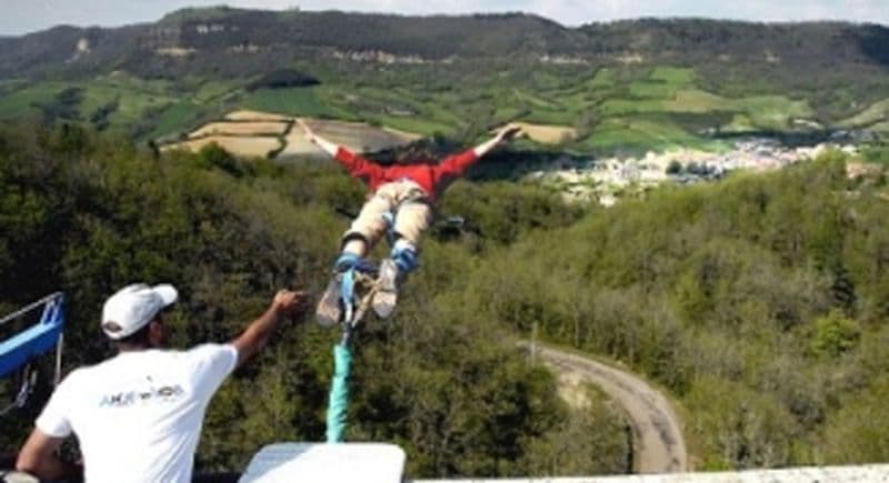 Billet Saut à l'élastique filmé par caméra embarquée près de Rodez