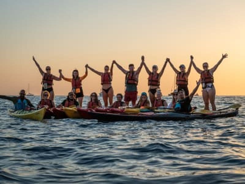 Billet Aventure en kayak de mer avec repas léger à partir de Mesa Pigadia à Santorin