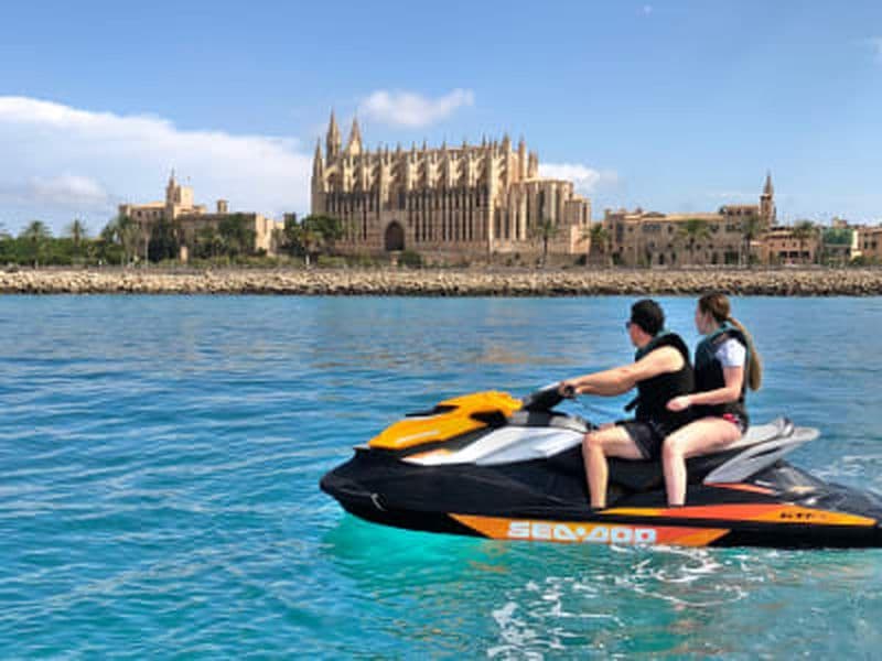 Billet Excursion en jet ski autour de la cathédrale de Palma de Majorque