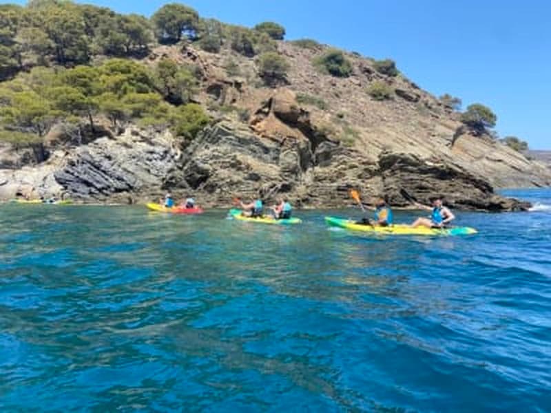 Billet Excursion guidée en kayak et snorkeling depuis la plage de l’Almadrava à Roses, Costa Brava