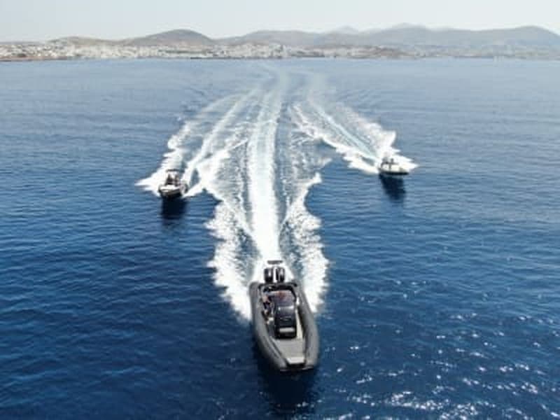 Billet Excursion semi-privée en hors-bord à Antiparos et Despotiko depuis Paros