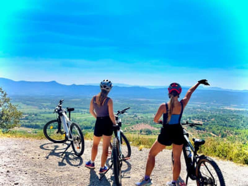 Billet Visite guidée de la montagne Sainte-Victoire à VTT électrique, Aix-en-Provence