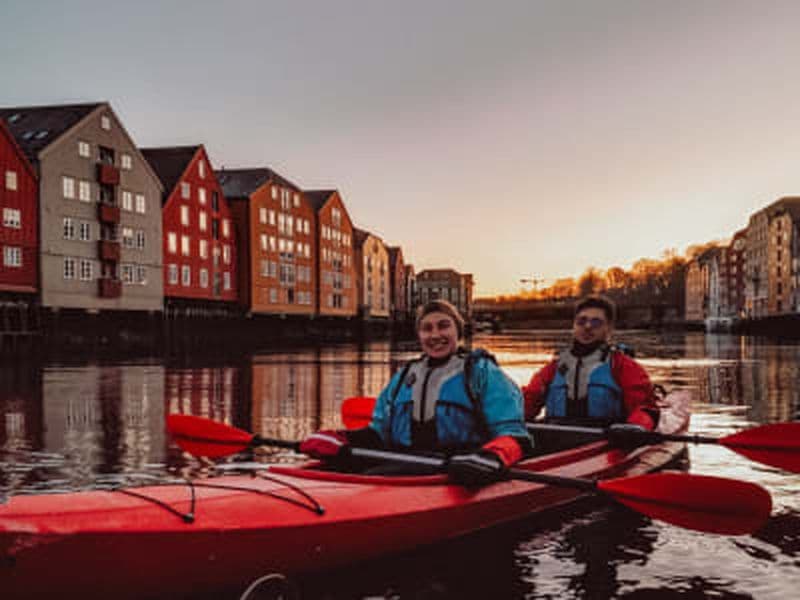 Billet Excursion hivernale nocturne en kayak de rivière à Trondheim