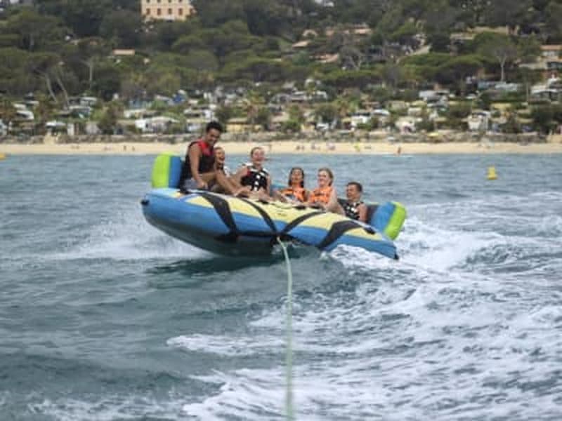Billet Bouée tractée à Bormes-les-Mimosas depuis la plage de la Favière