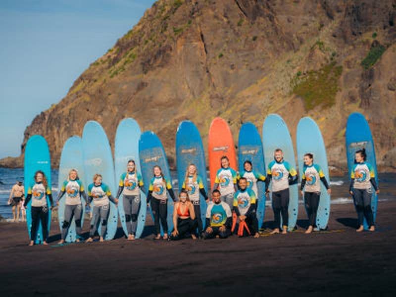 Billet Cours de surf sur la plage d'Algoa à Porto da Cruz, Madère