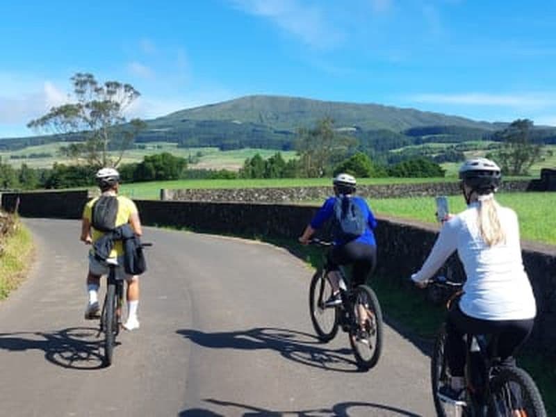 Billet Excursion guidée en vélo électrique sur la côte ouest de l’île de Terceira, Açores