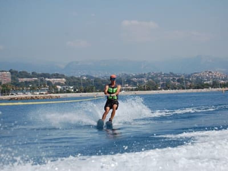 Billet Ski nautique dans la Baie des Anges, Villeneuve-Loubet