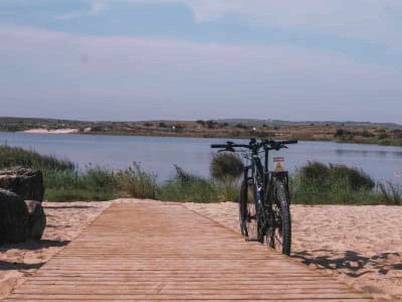 Billet Journée e-bike & paddle à la Lagoa da Ervedeira depuis Leiria, Portugal
