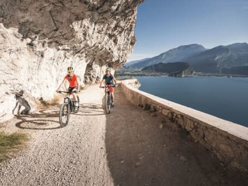 Billet Excursion guidée en E-bike d'Arco au lac Ledro, près du lac de Garde