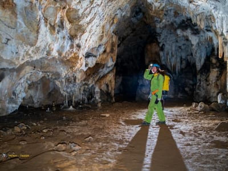 Billet Spéléologie dans la grotte des 2 Avens près de Vallon-Pont-d’Arc, Ardèche