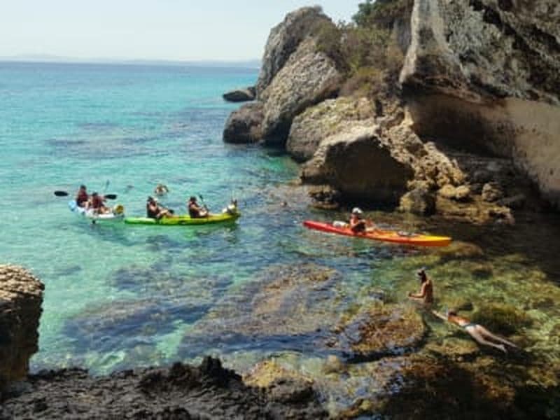 Billet Excursion en kayak de mer dans les grottes des falaises de Bonifacio depuis Piantarella