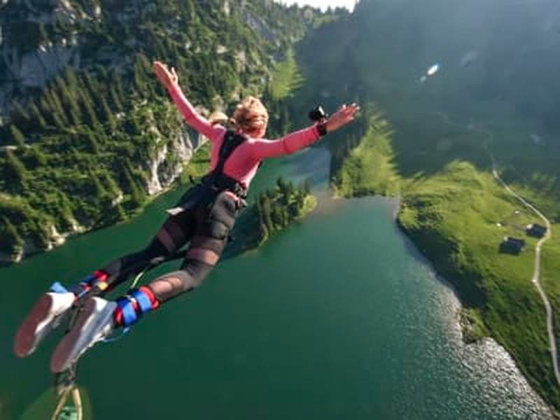 Billet Saut à l'élastique depuis le téléphérique du Stockhorn près d'Interlaken (134m)