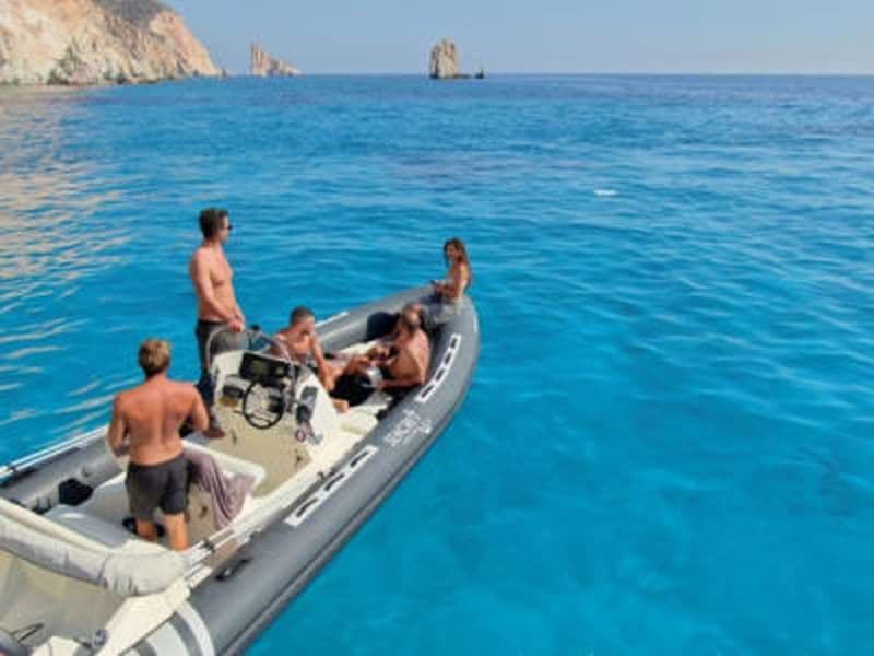 Billet Excursion privée d'une journée en hors-bord à Milos, Poliegos et Kimolos au départ de Paros