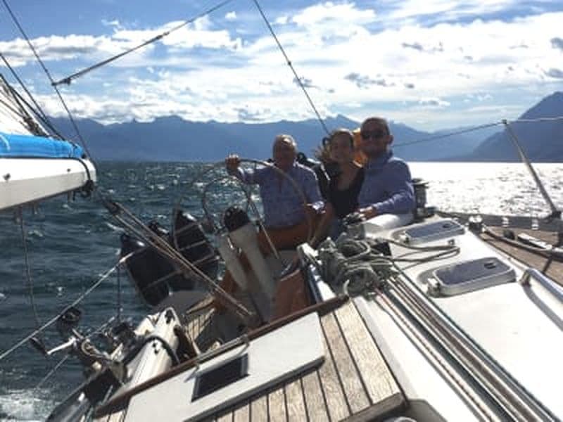 Billet Demi-journée de croisière privée sur le lac Léman près de Lausanne