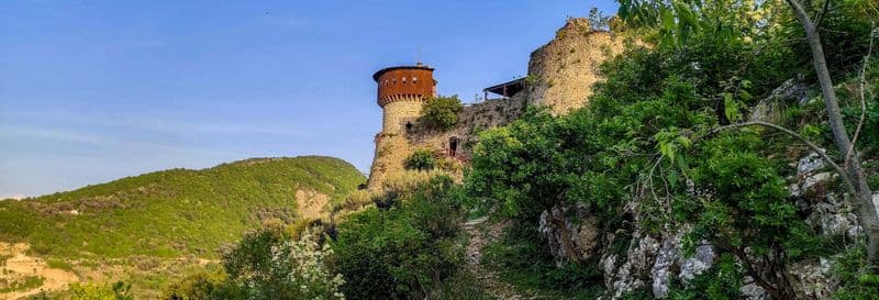 Billet Randonnée dans le canyon de l'Erzen et à la grotte de Pellumbas + Visite du château de Petrelë