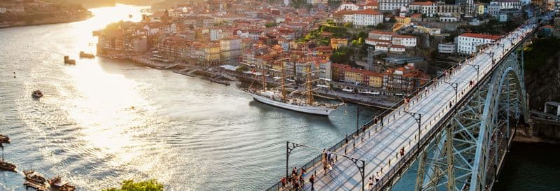 Billet Visite guidée du Porto monumental et historique + Palais de la Bourse