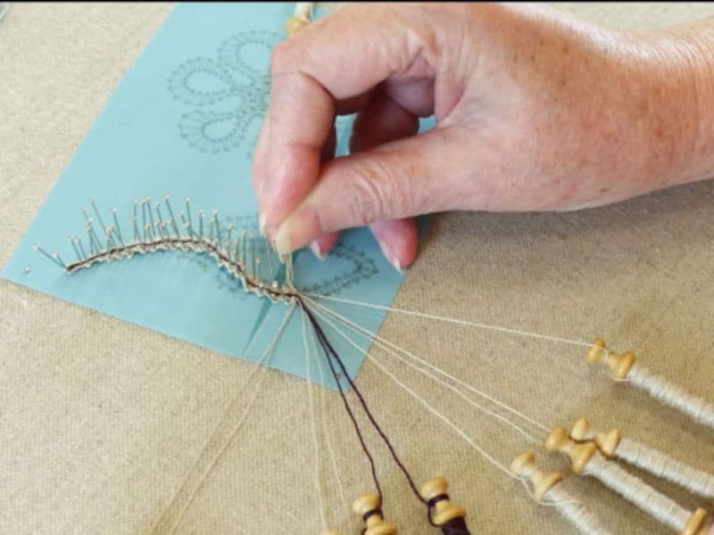 Billet Atelier d'initiation à la dentelle aux fuseaux à Mirmande (26)