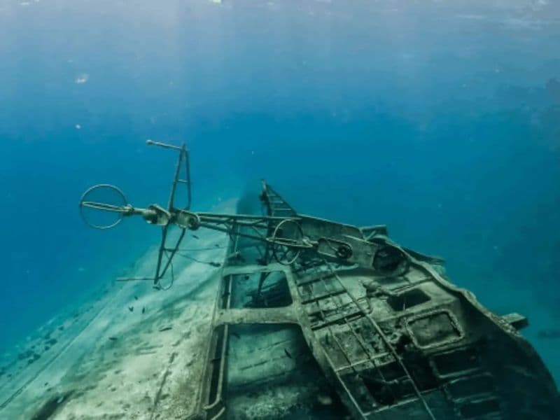 Billet Sortie découverte d'épaves en apnée à Groix (56)