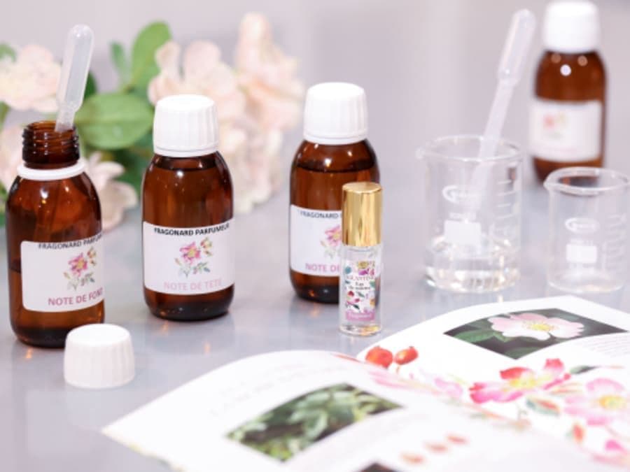 Billet Mini atelier de création de parfum en anglais à Eze-Village (06)