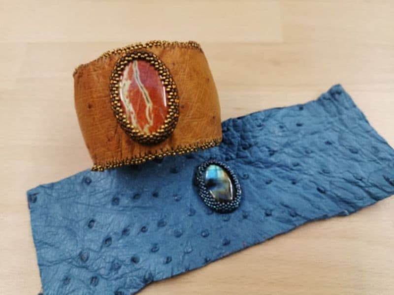 Billet Atelier création bijoux en perles brodées proche de Lyon (69)