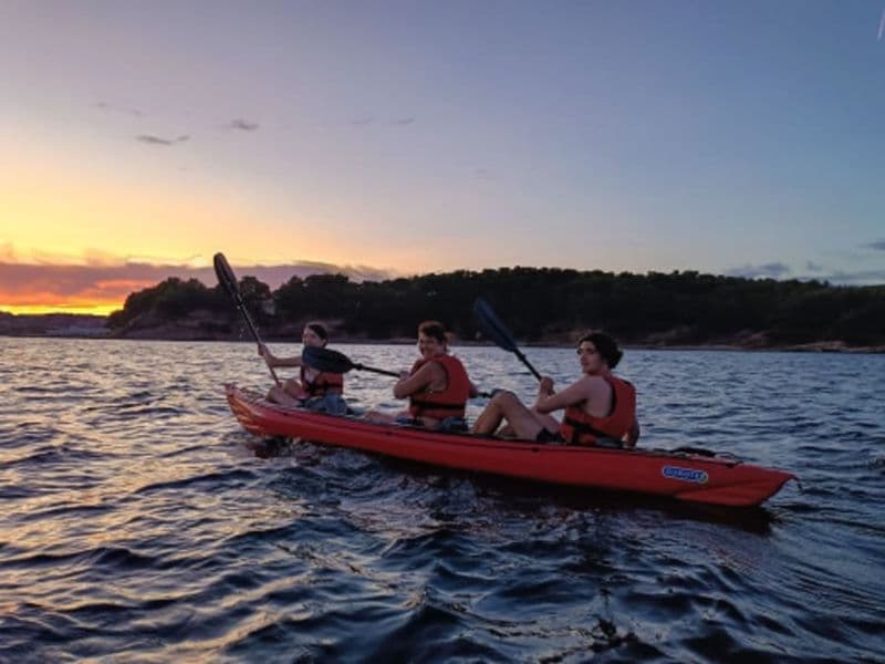 Billet Apéro kayak au coucher du soleil au départ de Bandol (83)
