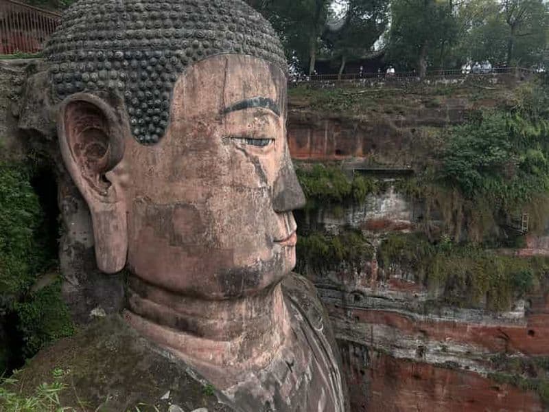 Billet Près de Chengdu : le Grand Bouddha de Leshan et de savoureuses spécialités locales