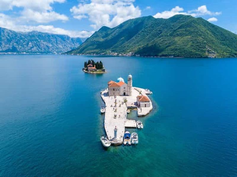 Billet Kotor : excursion en bateau vers la vieille ville de Perast et Notre-Dame-des-Rochers