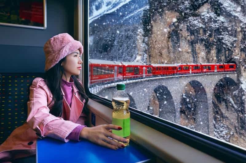 Billet Depuis Milan : excursion d'une journée à Saint-Moritz et dans les Alpes avec le train rouge Bernina