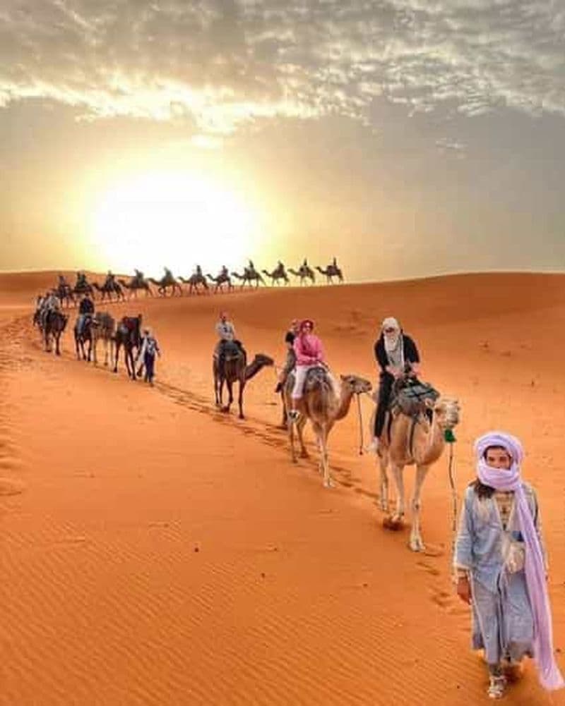Billet Depuis Merzouga : randonnée à dos de chameau avec nuit dans les dunes de l'Erg Chebbi