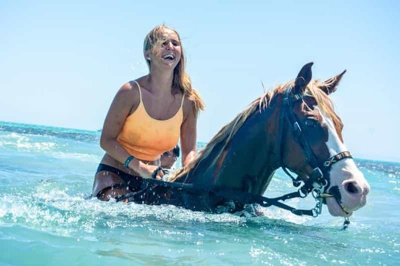 Billet Hurghada : excursion à cheval dans le désert et au bord de la mer, avec baignade en option