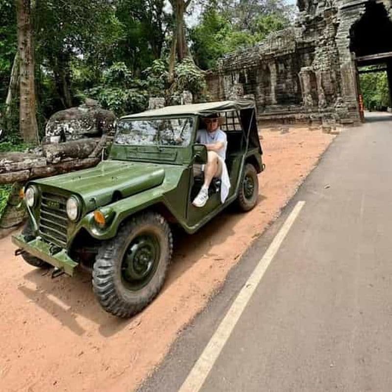 Billet Siem Reap : aventure dans les temples d'Angkor en Jeep militaire