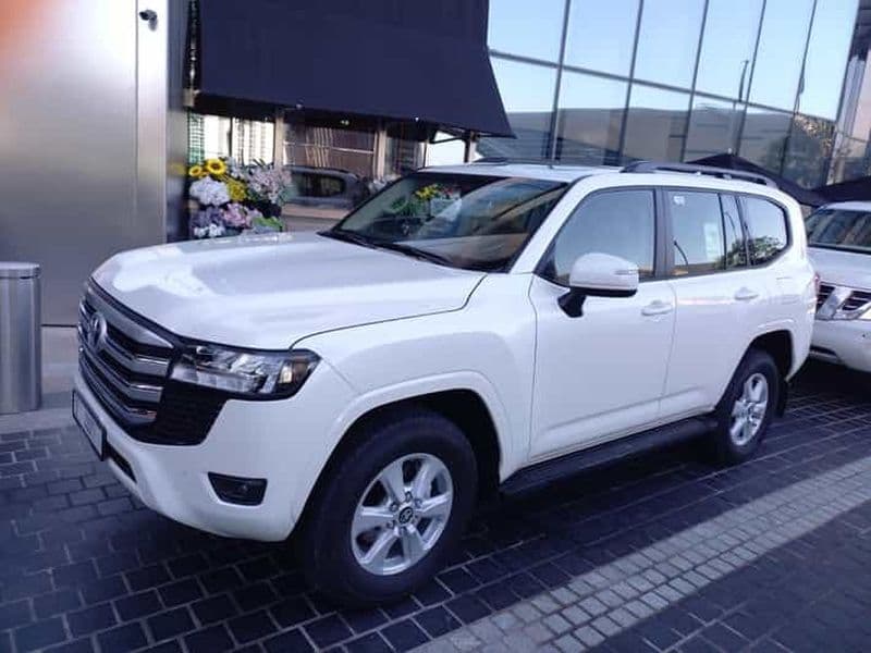 Billet Dubaï : Transfert privé aller simple de/vers l'aéroport de Dubaï (DXB).