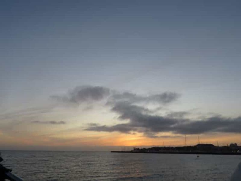 Billet Cascais : excursion en bateau au coucher du soleil avec boissons de bienvenue