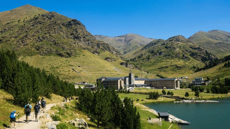 Billet De Barcelone à Vall de Núria : Randonnée en montagne dans les Pyrénées