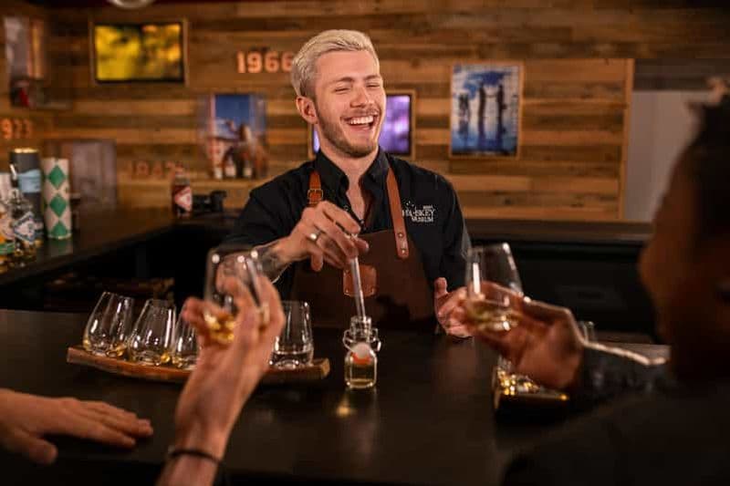 Billet Dublin : Visite du musée du whiskey irlandais avec dégustations