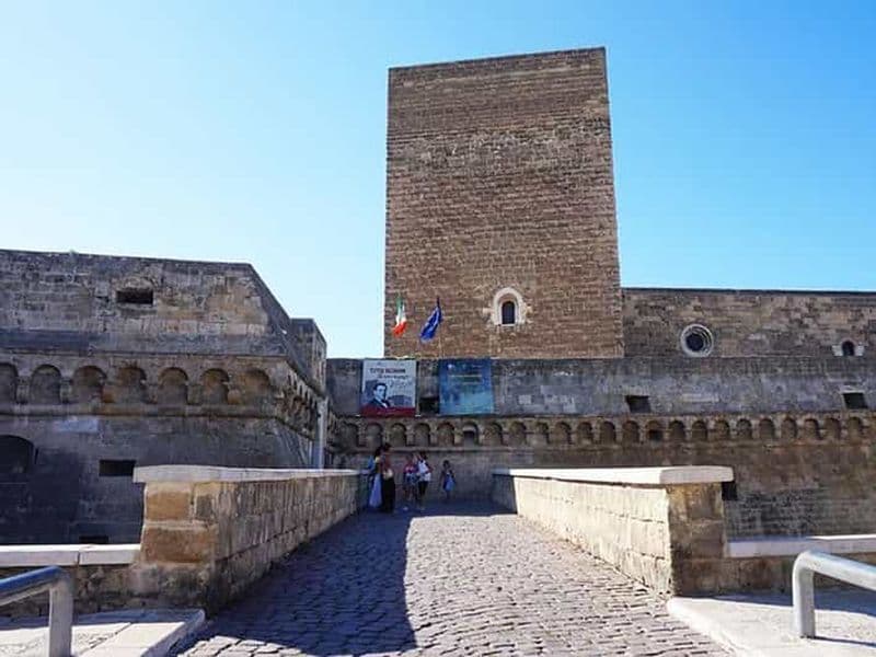 Billet Bari : Visite guidée du château normand-souabe