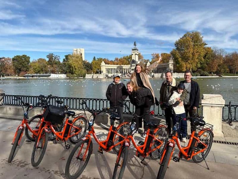 Billet Madrid : visite guidée à vélo ou à vélo électrique avec un guide de la région