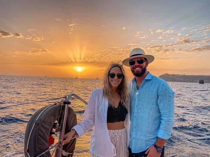 Billet Santorin : Croisière au coucher du soleil avec dîner grec et transfert