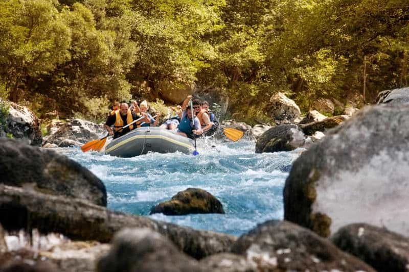 Billet Au départ de Budva : Excursion d'une journée en rafting sur la rivière Tara avec déjeuner