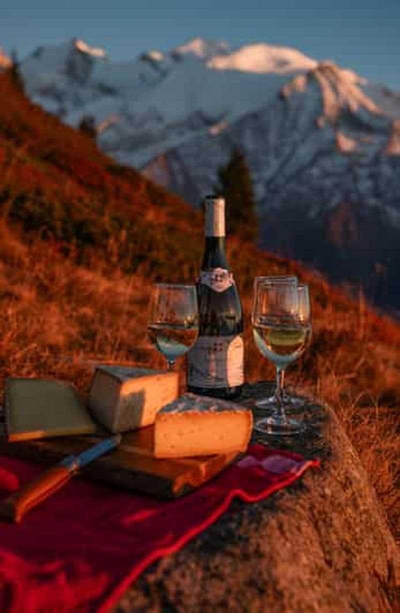 Billet Chamonix : randonnée en raquettes avec dégustation de fromages et de vins locaux